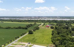 1255 BEAULIEU Lane, Port Allen, LA 70767