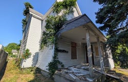 2017 Columbus Avenue, Anderson, IN 46016