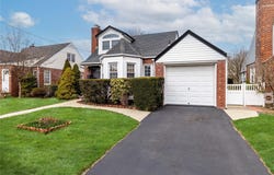 1511 Lincoln Avenue, New Hyde Park, NY 11040