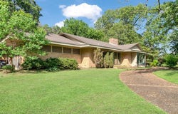 1911 Harrison Avenue, Paris, TX 75460