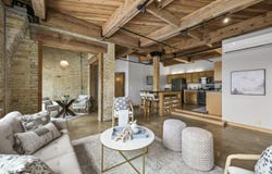 904 E Pearson St, Milwaukee, WI 53202