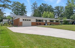 2238 N Glenwood Avenue, Lima, OH 45805