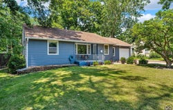 2033 SW James ST, Topeka, KS 66604