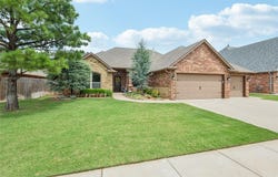 2132 Pine Creek Avenue, Yukon, OK 73099