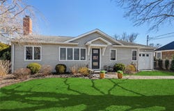 21 Tarpon Road, East Quogue, NY 11942