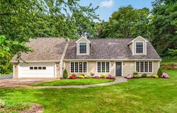 7572 Trotwood Lane, Victor, NY 14564