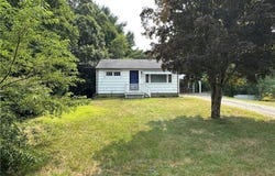 12 East Stuart Street, Westerly, RI 02891