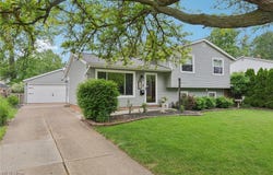 322 Bayshore Drive, Eastlake, OH 44095
