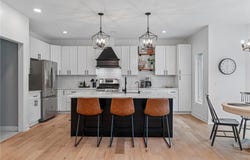 8525 Mission Hills Lane, Chanhassen, MN 55317