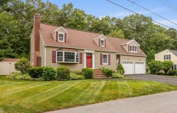 10 Walnut Road, Chelmsford, MA 01824