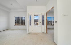 12 VALLEY MANOR DR, STAUNTON, VA 24401