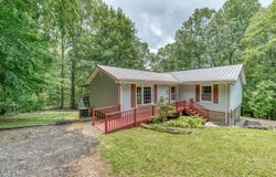 390 East Hillcrest Drive, Mountain City, TN 37683