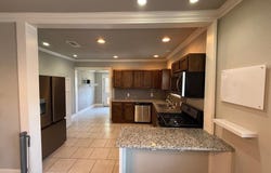 911 N Montclair Avenue, Dallas, TX 75208
