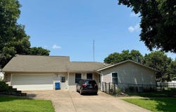 503 N 7TH Street, Petersburg, IL 62675