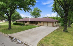1701 N Sunset Dr, Augusta, KS 67010