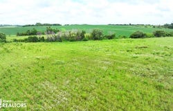 2832 740th Ave, State Center, IA 50247