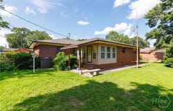 401 E Smith Street, Claxton, GA 30417