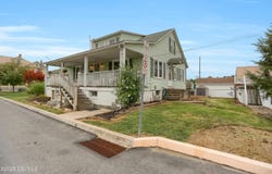 400 MILL Street, Mifflinburg, PA 17844