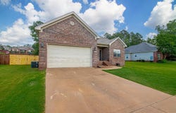 3906 Edgewater Drive, Benton, AR 72019