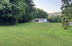 41 Rolling Acres Rd, New Martinsville, WV 26155