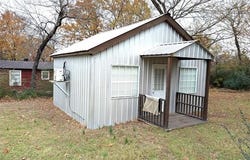 12 N Happy Street, Eufaula, OK 74432