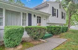 2747 Embassy Dr, Roanoke, VA 24019