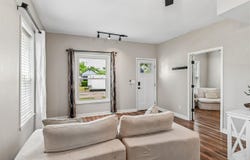 1127 NW 10th Street, CedarRapids, IA 52405