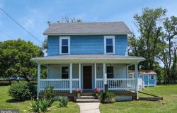 6033 LEWIS ST, CHINCOTEAGUE ISLAND, VA 23336