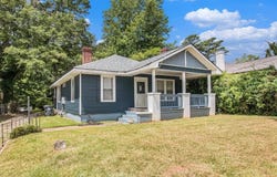 221 GREENVILLE Street, Newnan, GA 30263