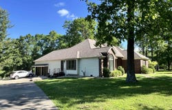 165 The Woods, Bedford, IN 47421