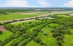850 E 1050 Rd, Lawrence, KS 66047