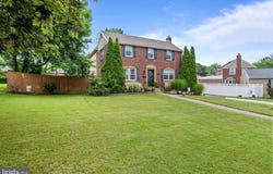 409 COLONIAL PARK DR, SPRINGFIELD, PA 19064