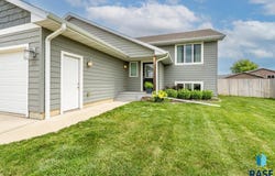 102 N Sund St, Worthing, SD 57077-2074