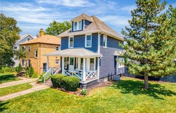 1317 Saint Charles Avenue, Lakewood, OH 44107