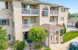 2001 W 75th Place, Merrillville, IN 46410