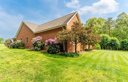 320 E Iron Wood Cir, Crossville, TN 38571