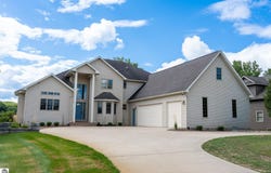 1107 Bundy Drive, Lake Isabella, MI 48893