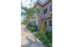 10365 NW 66th St, Doral, FL 33178
