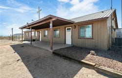 2860 Walnut Creek Road, Golden Valley, AZ 86413