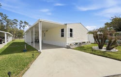 8 Captain Kidd Ln, Winter Haven, FL 33880