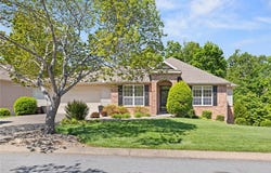 63 Highland Parkway, Bella Vista, AR 72715
