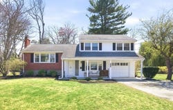 137 Robert Rd, Dedham, MA 02026