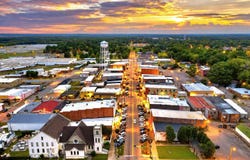 1412 E Main Street, Humboldt, TN 38343