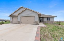 26164 Reed Ct, Canistota, SD 57012