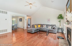 2716 Antone Pkwy, Louisville, KY 40220