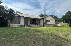 567 N Rice, Hamilton, TX 76531