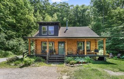 52 Lenox Rd, West Stockbridge, MA 01266