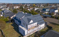 16 Lucinda Drive, Babylon, NY 11702