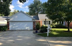 8 TURNBERRY Place, Springfield, IL 62704