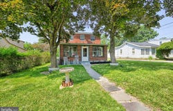 2606 BROAD STREET, WEST YORK, PA 17404